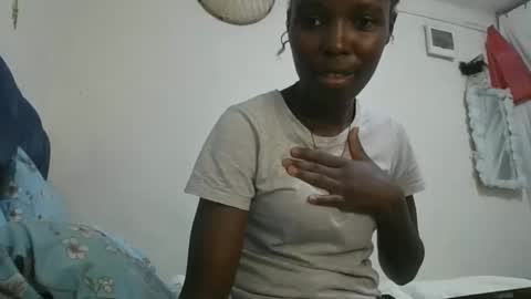 Snapshot of pretty_petite_ebony chatting on January 13, 2:50 am pretty_petite_ebony online show from January 13, 2:50 am