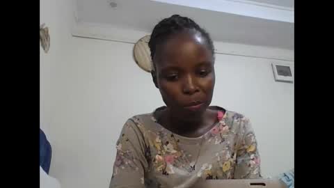 Snapshot of pretty_petite_ebony chatting on January 17, 3:00 am pretty_petite_ebony online show from January 17, 3:00 am