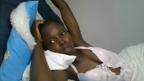 Snapshot of pretty_petite_ebony chatting on February 2, 8:02 am pretty_petite_ebony online show from February 2, 8:02 am