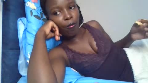 Snapshot of pretty_petite_ebony chatting on February 3, 6:40 am pretty_petite_ebony online show from February 3, 6:40 am