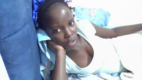 pretty_petite_ebony online show from March 28, 7:41 am