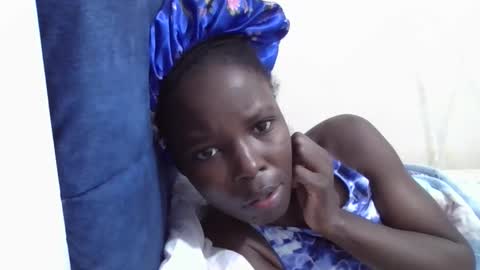 pretty_petite_ebony online show from May 1, 3:11 am