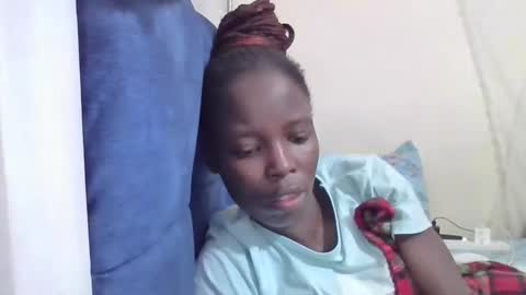 pretty_petite_ebony online show from May 7, 5:02 am