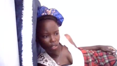 pretty_petite_ebony online show from May 11, 4:29 am