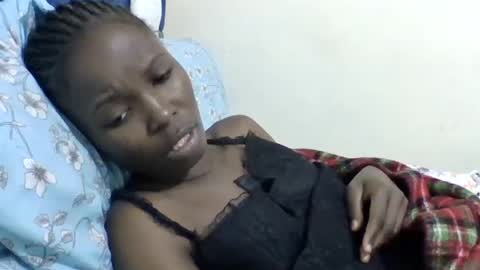 Snapshot of pretty_petite_ebony chatting on June 22, 9:56 pm pretty_petite_ebony online show from June 22, 9:56 pm