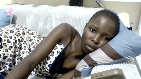 Snapshot of pretty_petite_ebony chatting on June 26, 9:41 pm pretty_petite_ebony online show from June 26, 9:41 pm
