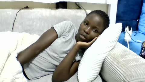 Snapshot of pretty_petite_ebony chatting on July 1, 1:18 am pretty_petite_ebony online show from July 1, 1:18 am