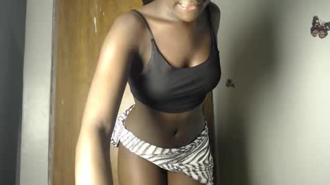 Snapshot of pretty_petitebody chatting on September 8, 10:42 pm pretty_petitebody online show from September 8, 10:42 pm