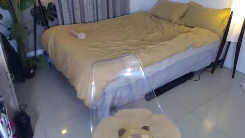 pretty_pharsa online show from May 9, 4:39 am