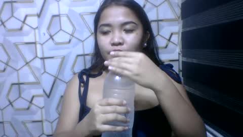 pretty_pharsa online show from June 17, 7:04 pm