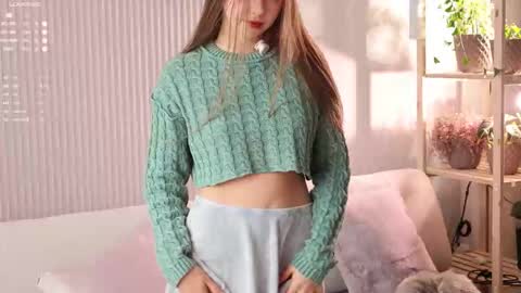 Snapshot of pretty_princess_elina chatting on October 23, 8:35 am Elina online show from October 23, 8:35 am