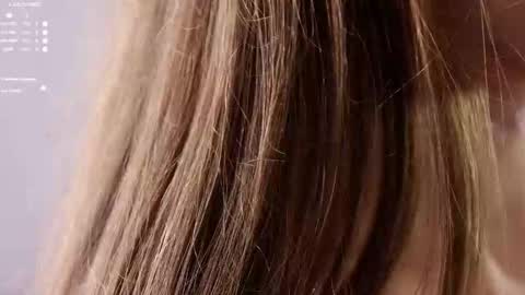 Snapshot of pretty_princess_elina chatting on November 5, 9:42 am Elina online show from November 5, 9:42 am