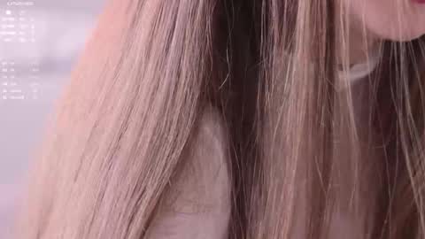 Snapshot of pretty_princess_elina chatting on March 19, 9:13 am Elina online show from March 19, 9:13 am