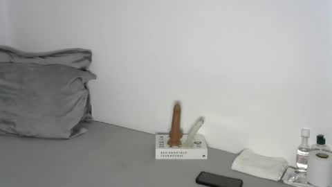 Pretty doll online show from October 31, 8:54 pm