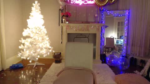 Snapshot of pretty_sara chatting on December 12, 2:59 am Pretty Sara online show from December 12, 2:59 am