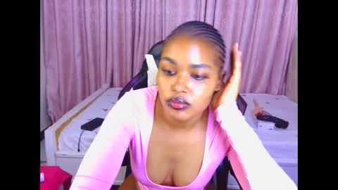 pretty_shally online show from February 21, 1:28 am