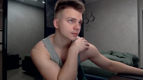Snapshot of pretty_sweety chatting on December 5, 5:37 am Justin online show from December 5, 5:37 am