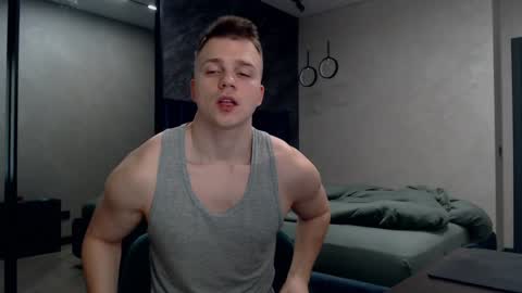 Snapshot of pretty_sweety chatting on December 5, 4:23 pm Justin online show from December 5, 4:23 pm