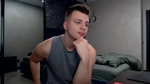 Snapshot of pretty_sweety chatting on February 13, 3:39 am Justin online show from February 13, 3:39 am