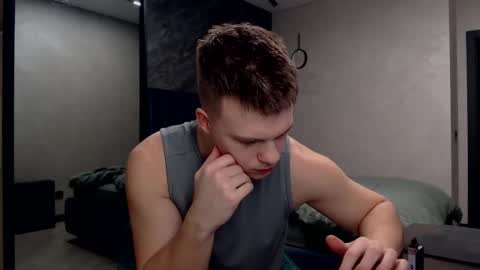 Snapshot of pretty_sweety chatting on February 27, 8:09 pm Justin online show from February 27, 8:09 pm