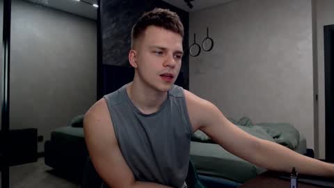 Snapshot of pretty_sweety chatting on March 2, 12:20 am Justin online show from March 2, 12:20 am