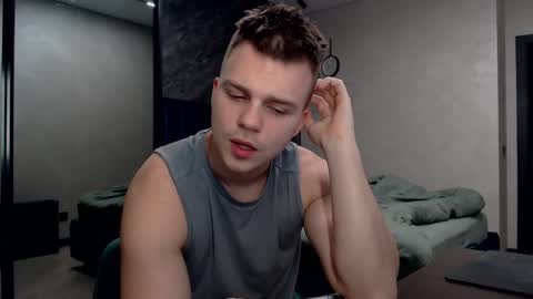 Snapshot of pretty_sweety chatting on March 3, 1:31 am Justin online show from March 3, 1:31 am