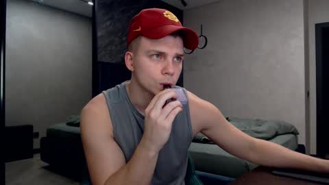 Snapshot of pretty_sweety chatting on March 5, 6:44 am Justin online show from March 5, 6:44 am