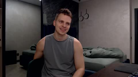 Snapshot of pretty_sweety chatting on March 9, 3:43 am Justin online show from March 9, 3:43 am