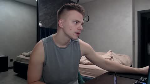 Justin online show from October 27, 7:01 am