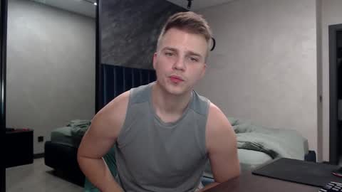 Justin online show from December 1, 4:12 pm