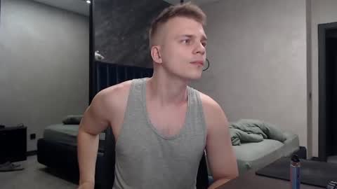 Snapshot of pretty_sweety chatting on July 28, 8:52 pm Justin online show from July 28, 8:52 pm