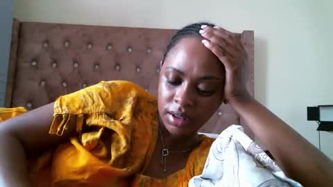 zii online show from November 25, 8:14 am