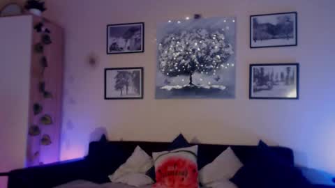 Snapshot of prettyalmaa chatting on October 22, 2:39 pm Alma online show from October 22, 2:39 pm