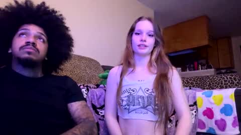 prettyypinkk3 online show from March 18, 7:44 am