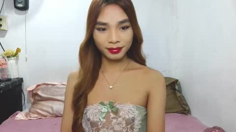 Snapshot of prettyandrea2 chatting on March 4, 3:45 am Pretty Andrea online show from March 4, 3:45 am