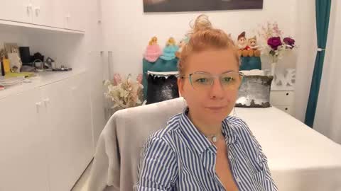 Snapshot of prettyblackeyes chatting on January 24, 7:41 am wilma online show from January 24, 7:41 am