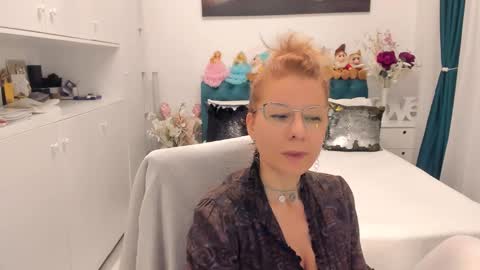 Snapshot of prettyblackeyes chatting on January 25, 6:45 am wilma online show from January 25, 6:45 am