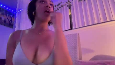 prettyblackgal online show from August 7, 6:15 am