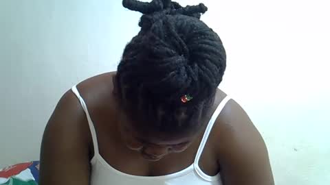 prettybooty1 online show from October 6, 9:40 am