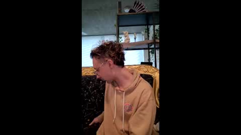 Snapshot of prettyboysins chatting on February 5, 10:25 pm Rey online show from February 5, 10:25 pm