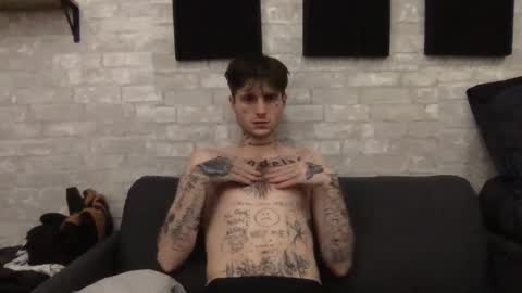 Snapshot of prettyboyszn chatting on January 3, 3:49 am pretty boy online show from January 3, 3:49 am