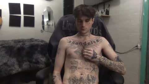 Snapshot of prettyboyszn chatting on January 8, 5:37 am pretty boy online show from January 8, 5:37 am