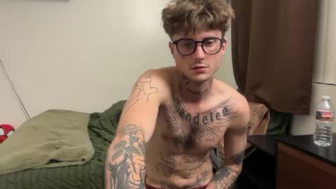 pretty boy online show from April 3, 2:53 am