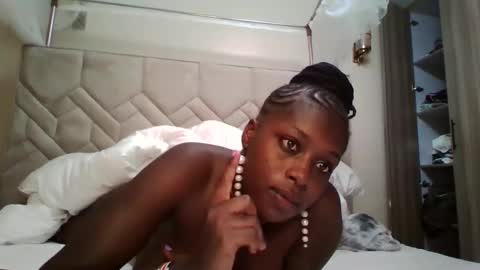 prettydulce online show from January 13, 4:01 pm