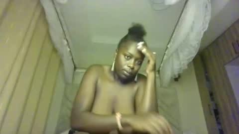 prettydulce online show from March 17, 3:33 am