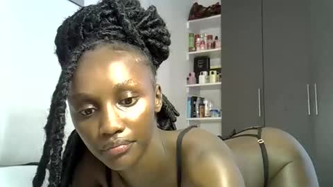 Pretty darkskin doll online show from April 7, 8:59 am