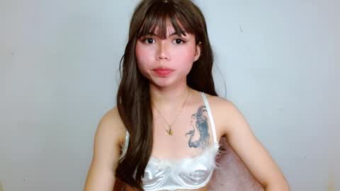 Snapshot of prettyjulian chatting on December 10, 9:01 am SEXY JULIA online show from December 10, 9:01 am
