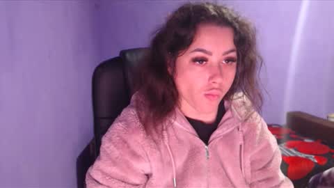 prettyjulliette online show from December 29, 6:38 pm