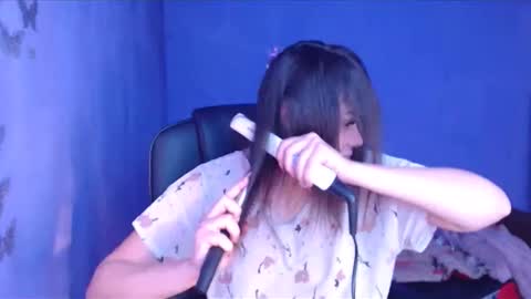 prettyjulliette online show from January 2, 11:20 am