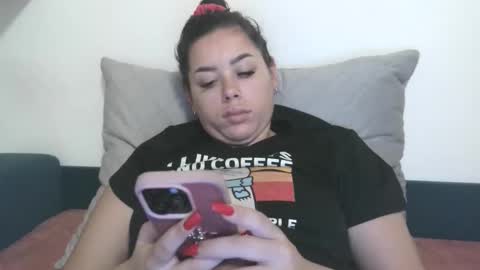 prettyjulliette online show from November 19, 3:45 pm